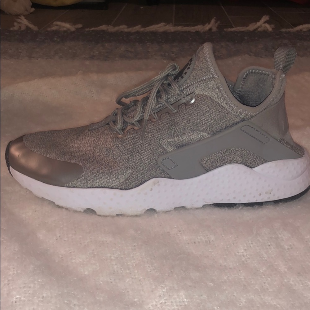 Grey Nike Huarache